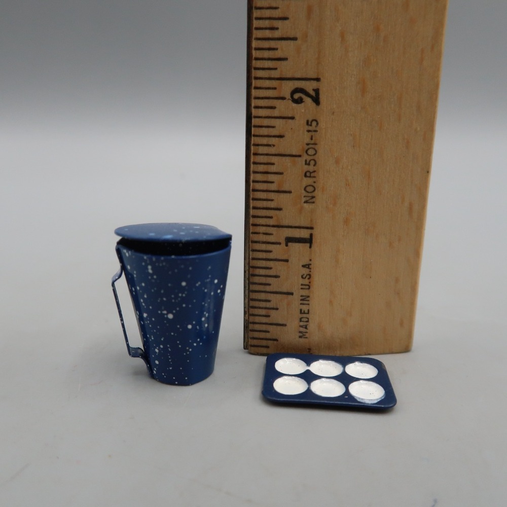 Dollhouse Miniatures China Shelf Case with Attached Blue Enamel Cookware Set - Picture 3 of 4